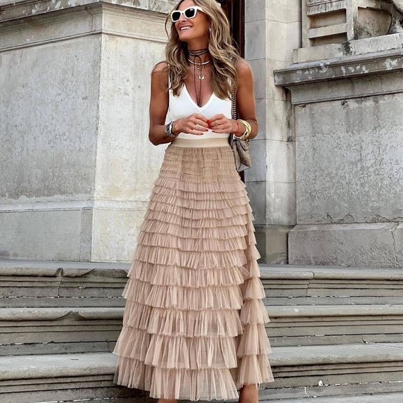 Dresses & Skirts - Tan Tiered Maxi Skirt for Cocktail Events Size Medium w/ Adjustable waistband